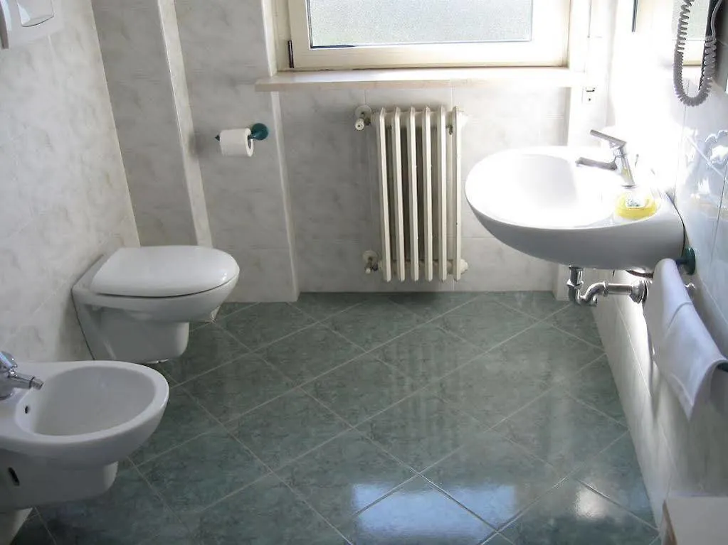 Hotel Giardino Sirmione 3*,