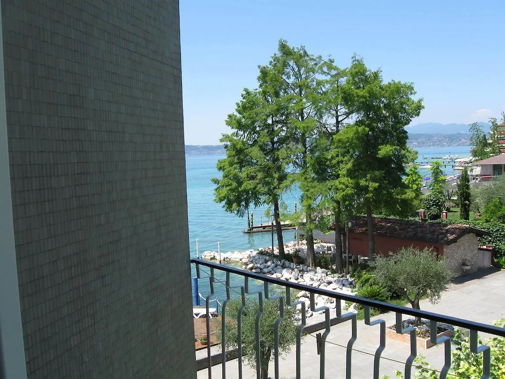 Hotel Giardino Sirmione 3*,