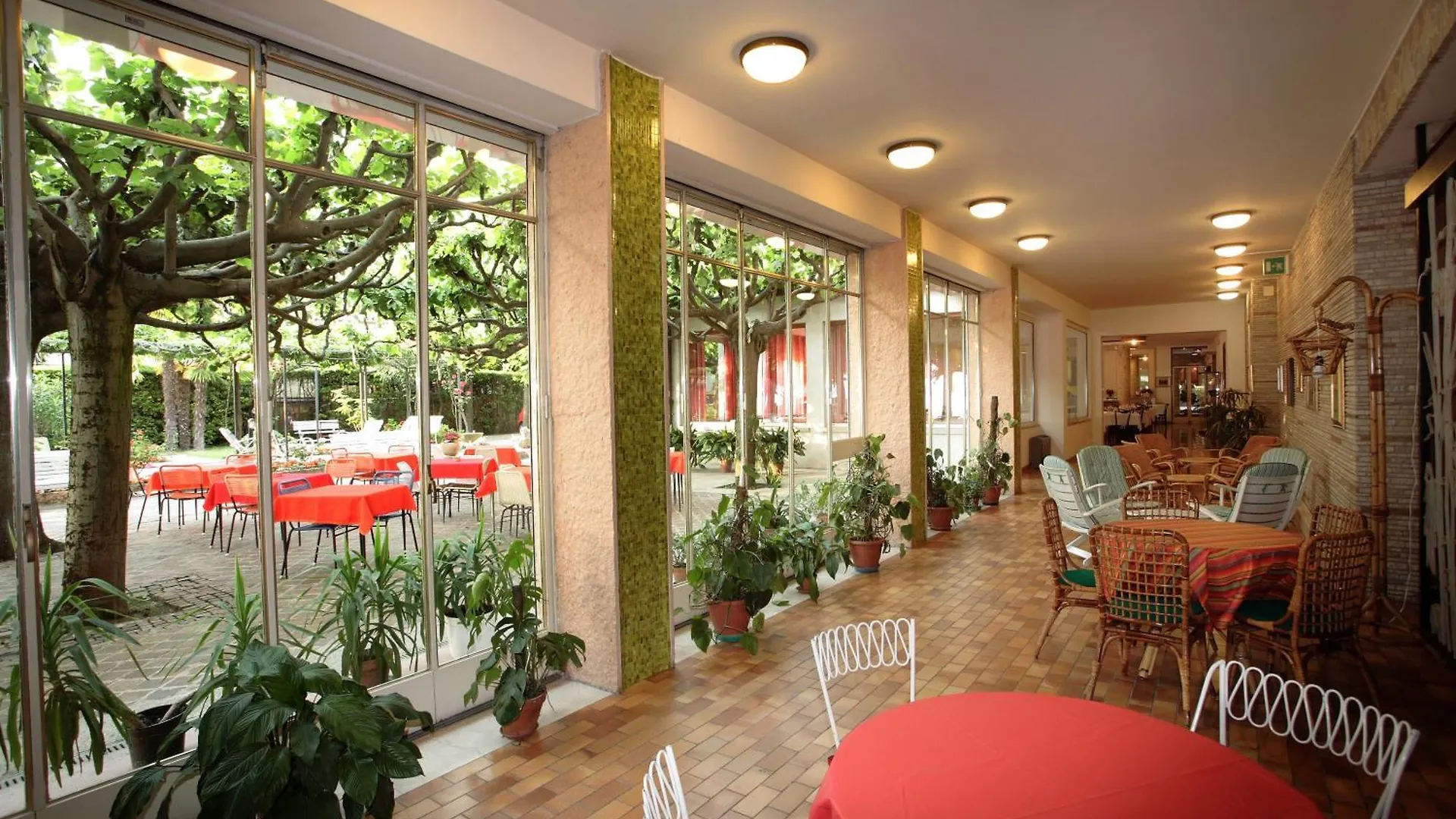 Hotel Giardino Sirmione 3*,  Itália