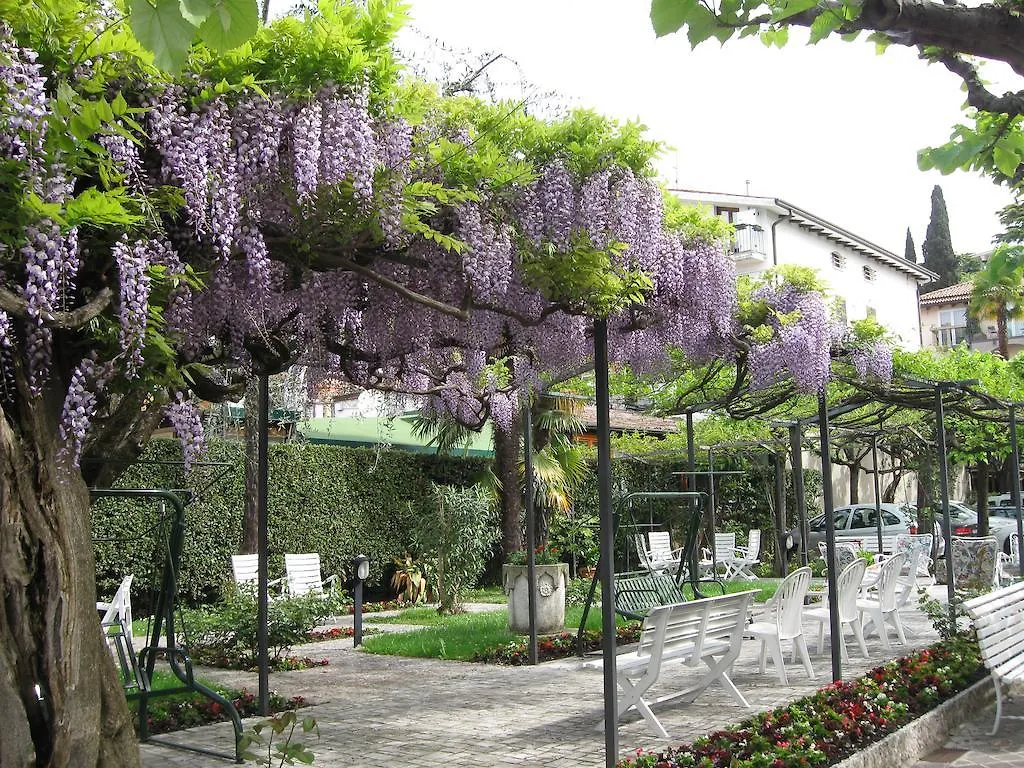 ***  Hotel Giardino Sirmione Italy